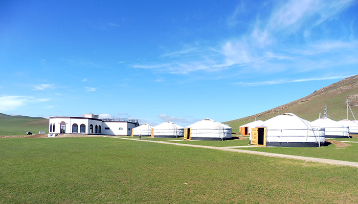 モリンドキャンプ センターハウスとツーリストゲル