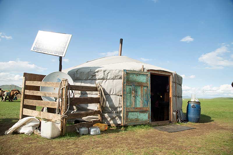 遊牧民のゲルも点在