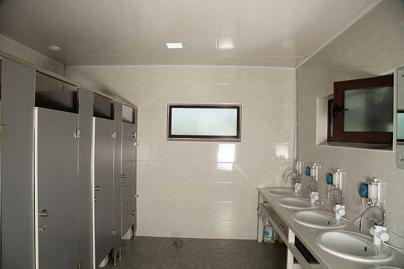 トイレと洗面台。男女別です。